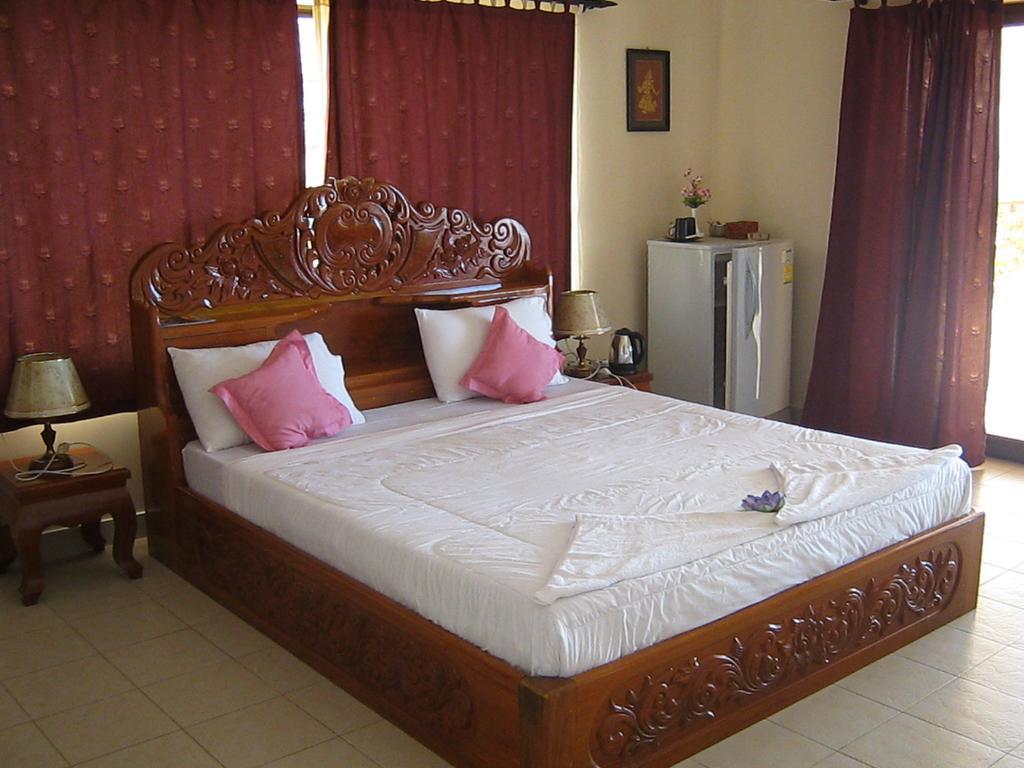 Golden Rooster Hotel Сиханоуквил Стая снимка