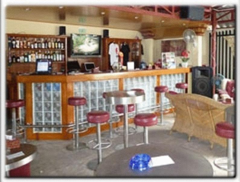 Golden Rooster Hotel Сиханоуквил Екстериор снимка