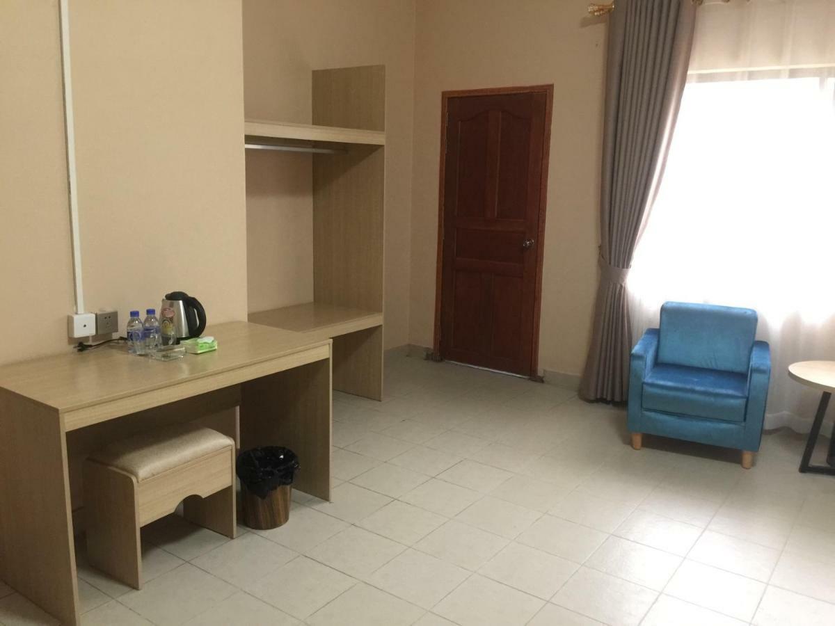 Golden Rooster Hotel Сиханоуквил Екстериор снимка
