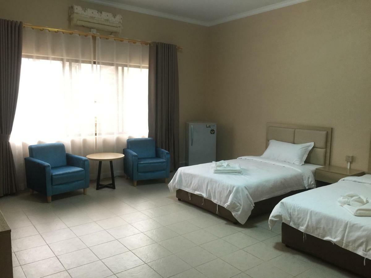 Golden Rooster Hotel Сиханоуквил Екстериор снимка